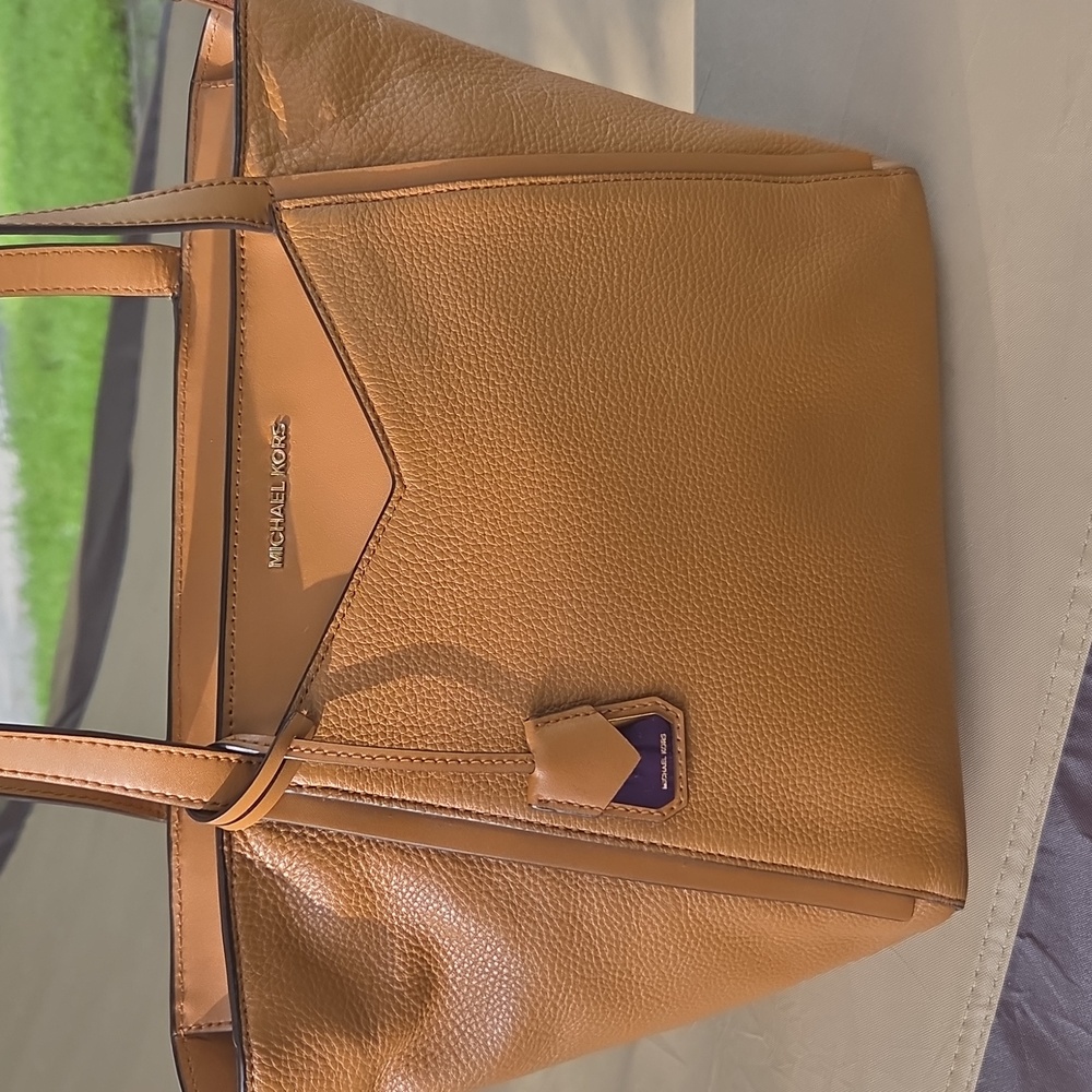 Michael Kors Tan Leather Tote 15x9